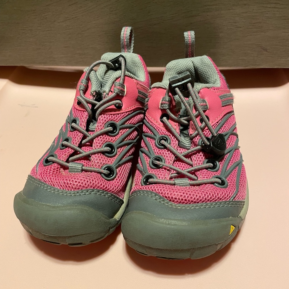 Keen hiking/water shoe pink size 10 toddler